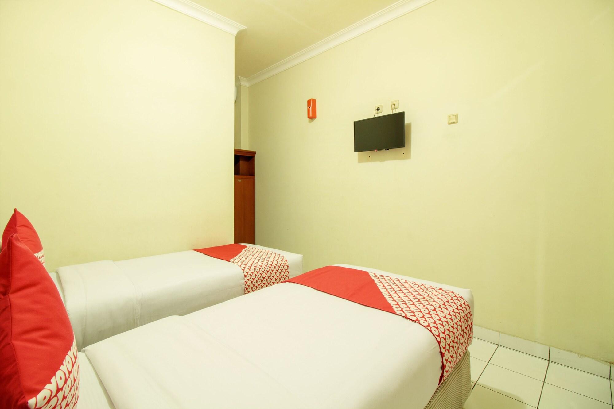 Oyo 387 Alfa Guest House Jakarta Kültér fotó